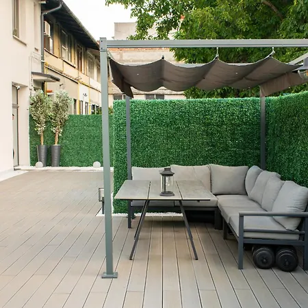 Nest With Private Terrace 아파트 *