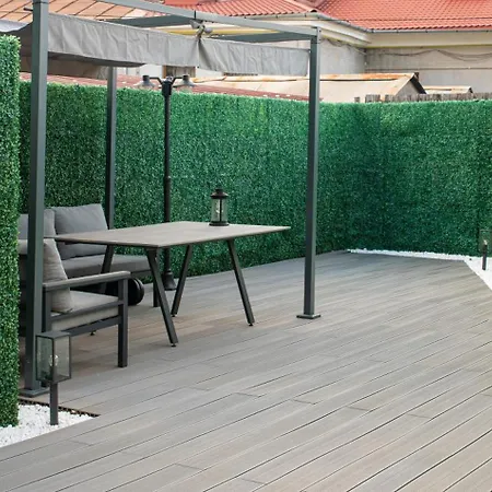 Nest With Private Terrace 아파트 *