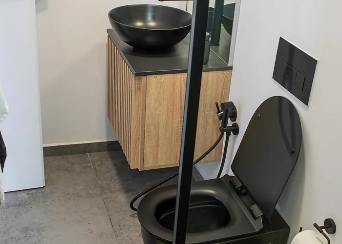 Nest With Private Terrace Apartment